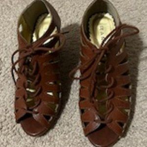 Women's Heels Platform Brown Tie String Enclosure Brand: Rampage Size: 6M